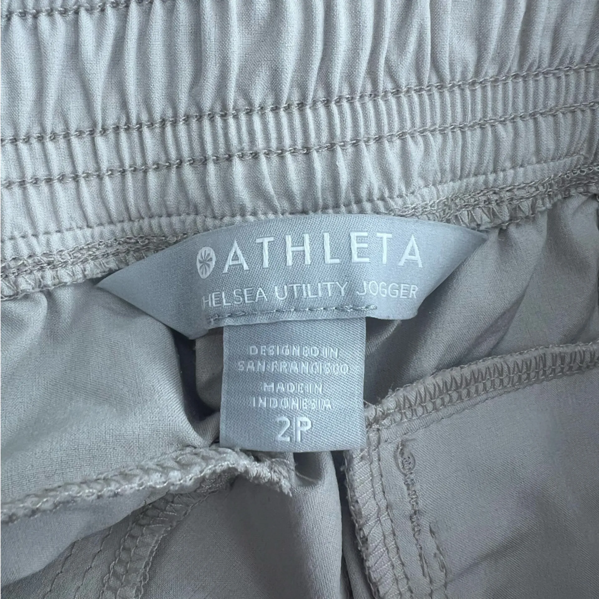 Athleta Chelsea utility jogger sz 2 petite - Image 4