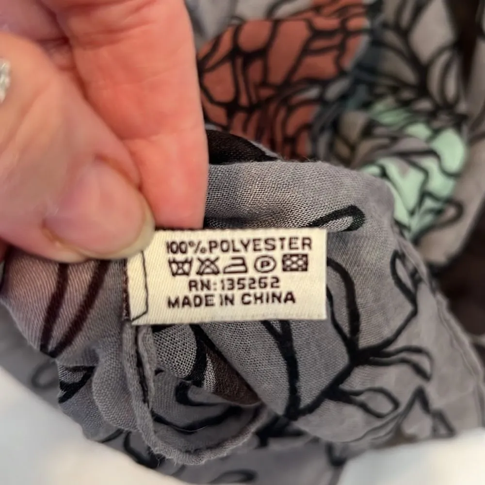 Italy designs grey flowered scarf wrap sarong approximately 72” long EUC Gray - Image 4