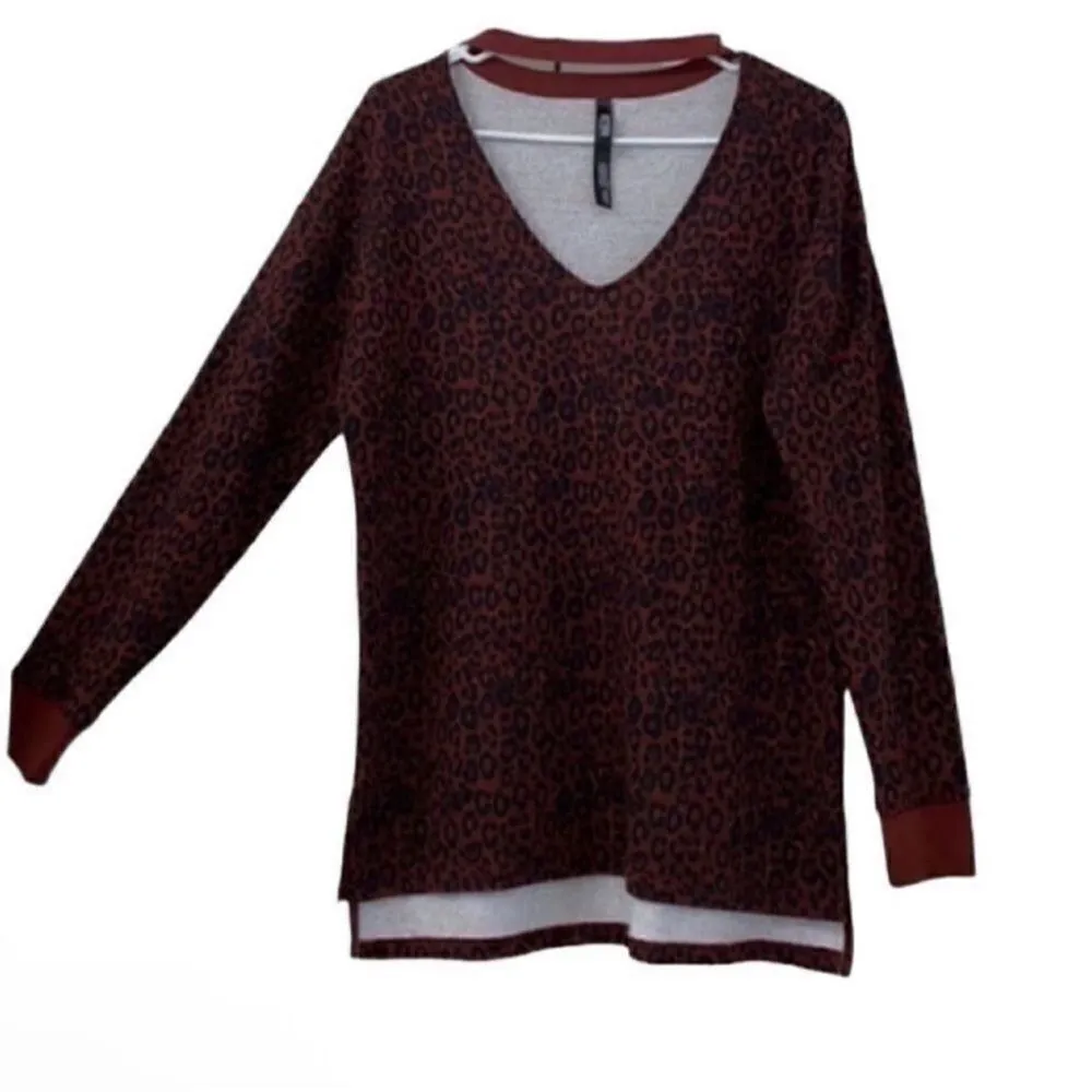 Victoria's Secret Sports Animal Print Top(Size XS) - Image 2