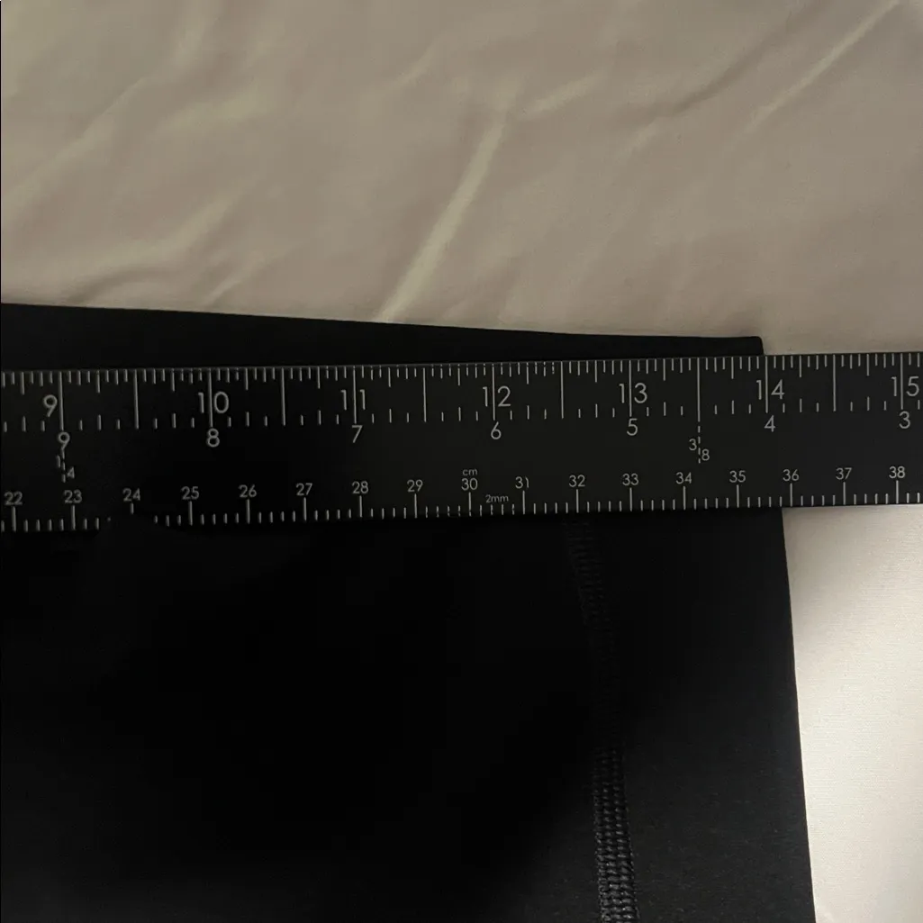 NWOT SPANX Everywhwre Knockout Leggings Size M - Image 5