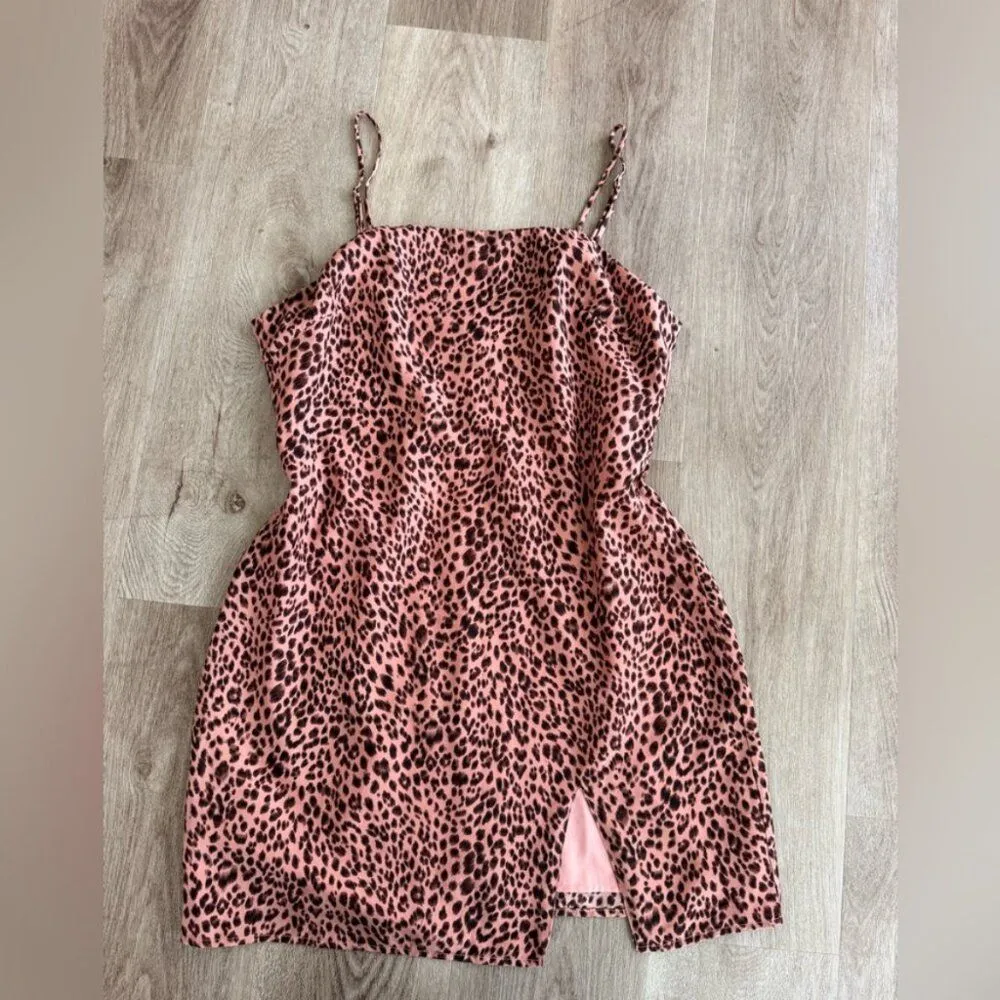 Superdown Revovle kensley high slit shift dress Medium Pink Leopard Cheetah - Image 3