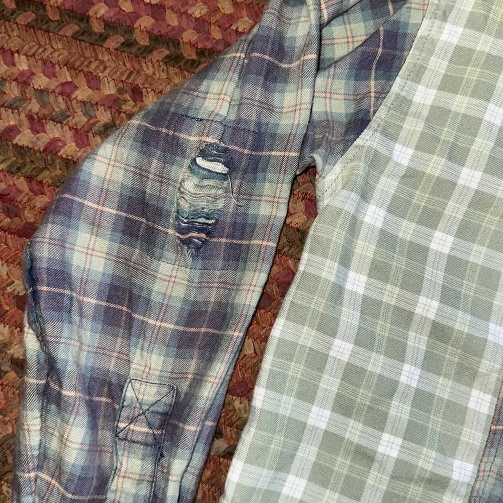 AMERICAN EAGLE PATCHWORK PLAID FLANNEL CROP TOP LONG SLEEVE COUNTRY FARM - Image 3