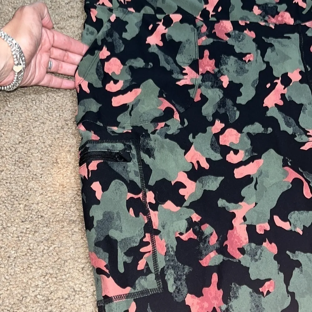 Happy Camper Performance Core Capri Active Legging With‎ Cargo Pocket 6X / 30 - Image 4