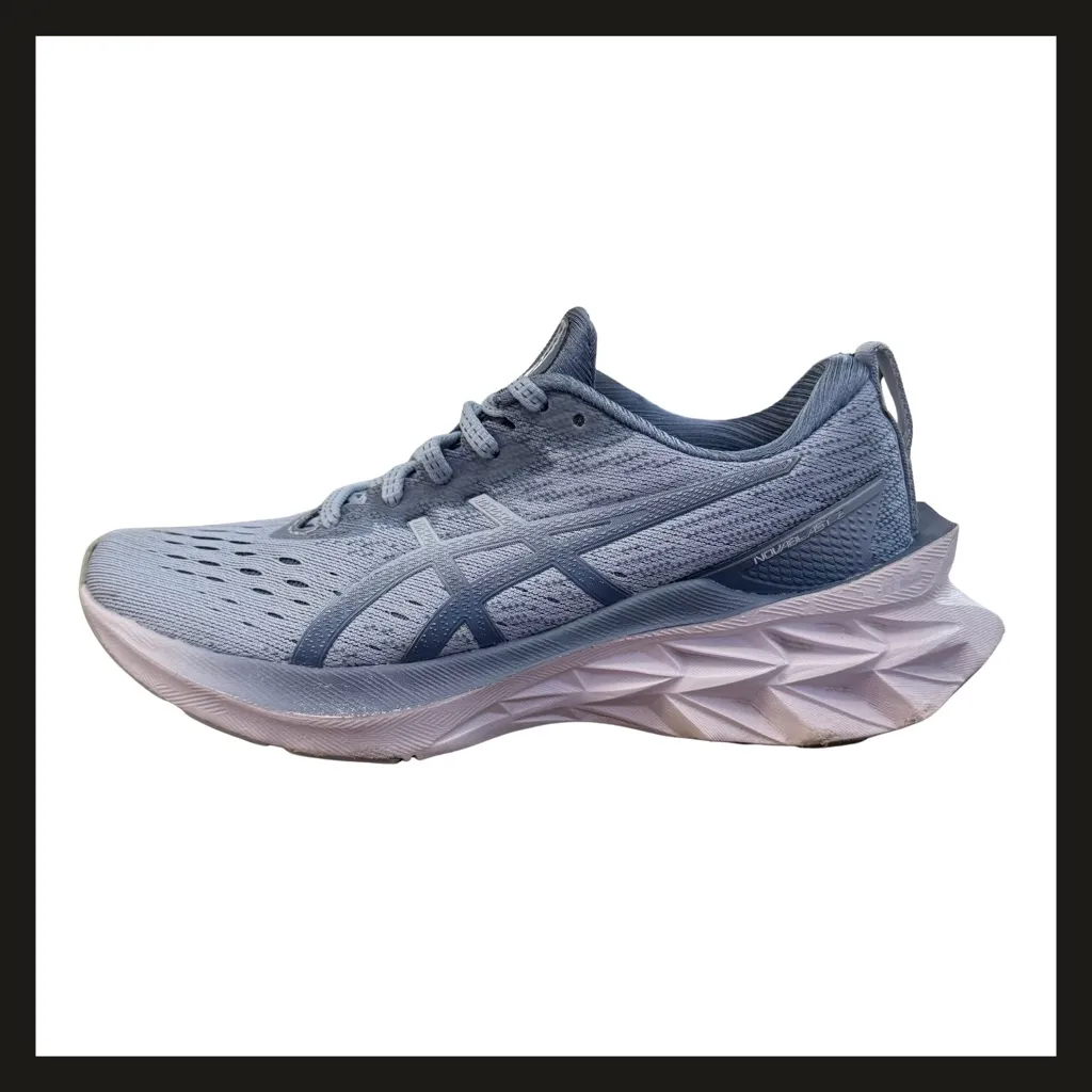 ASICS Novablast 2 Women’s Size 6 Blue Fog Running Shoes FlyteFoam Blast EUC - Image 3