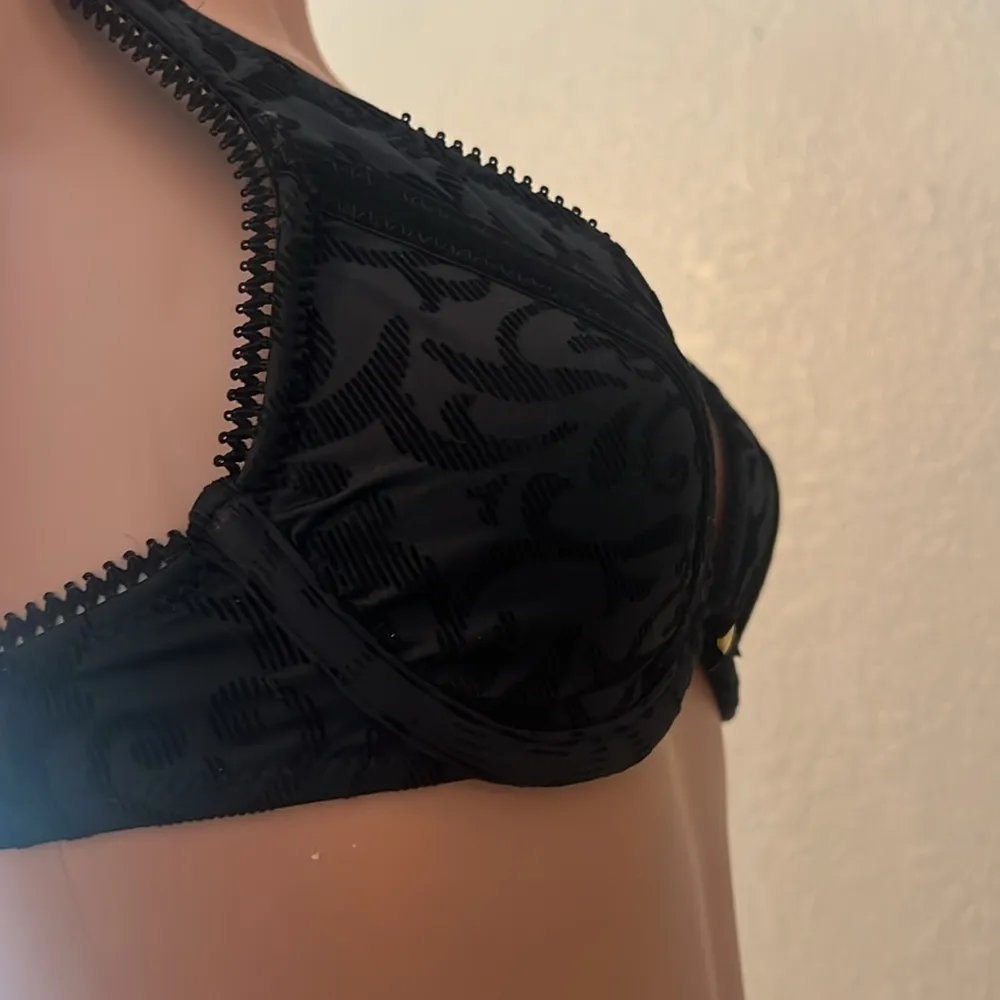 Betsey Johnson Swim BEACH Floral BLACK Bikini Top Size MEDIUM Rosette NWT #67 - Image 8