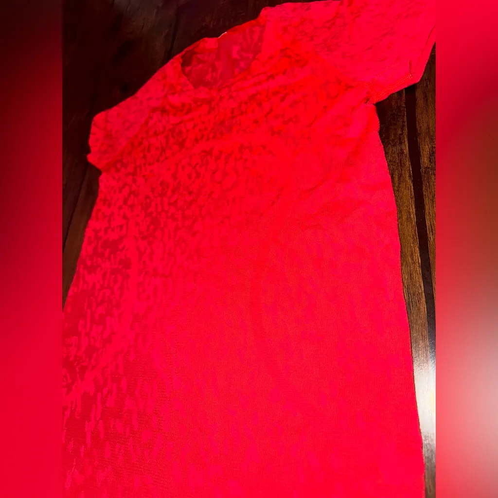 Lululemon Swiftly Tech Size 8 NWOT Red - Image 2