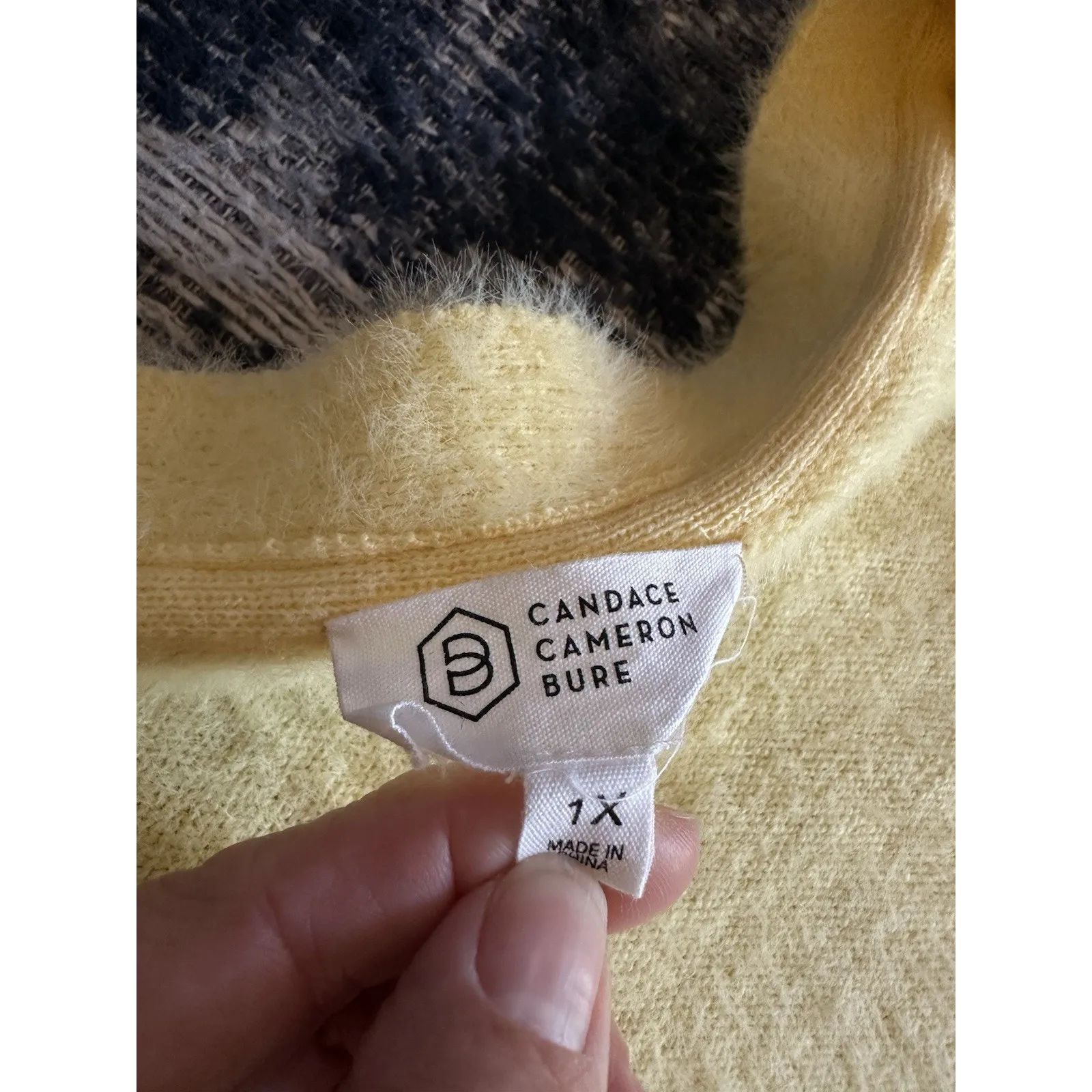 Candace Cameron Bure Cardigan Cozy V - Image 6