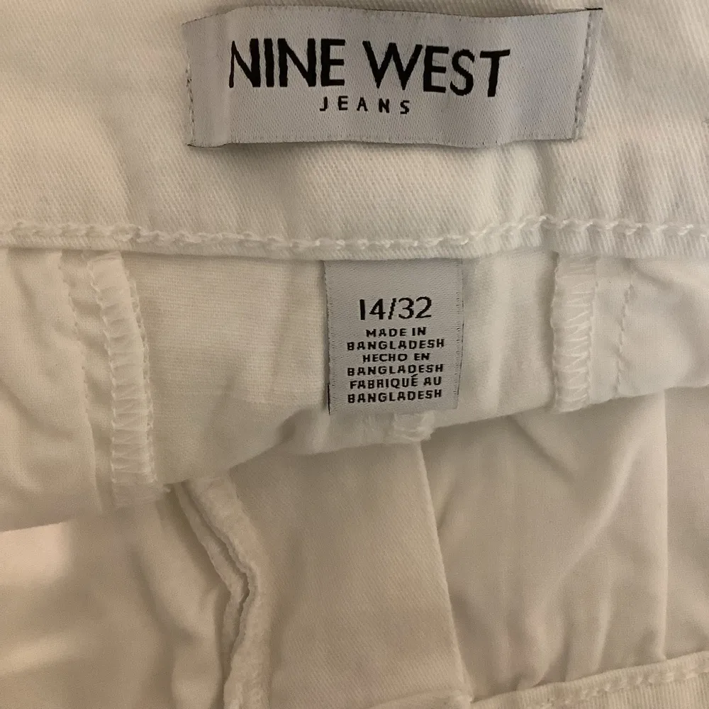 Nine West Size 14 Chino Wide Leg Crop Bright White Pants. New With Tags. - Image 6