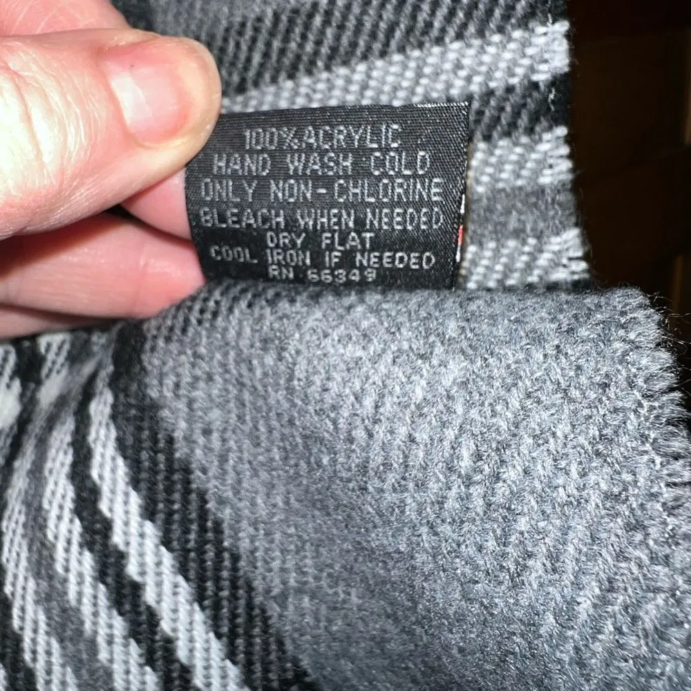 V. Fraas grey plaid rectangular scarf with fringe - Image 4