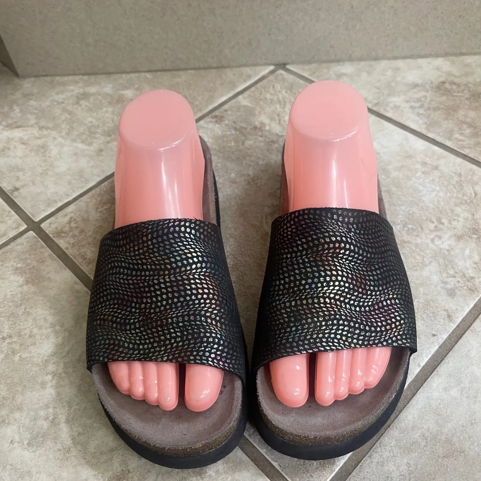 Mephisto Hanik is a trendy and lightweight slide sandal support 29/USA lady 9 Black - Image 3