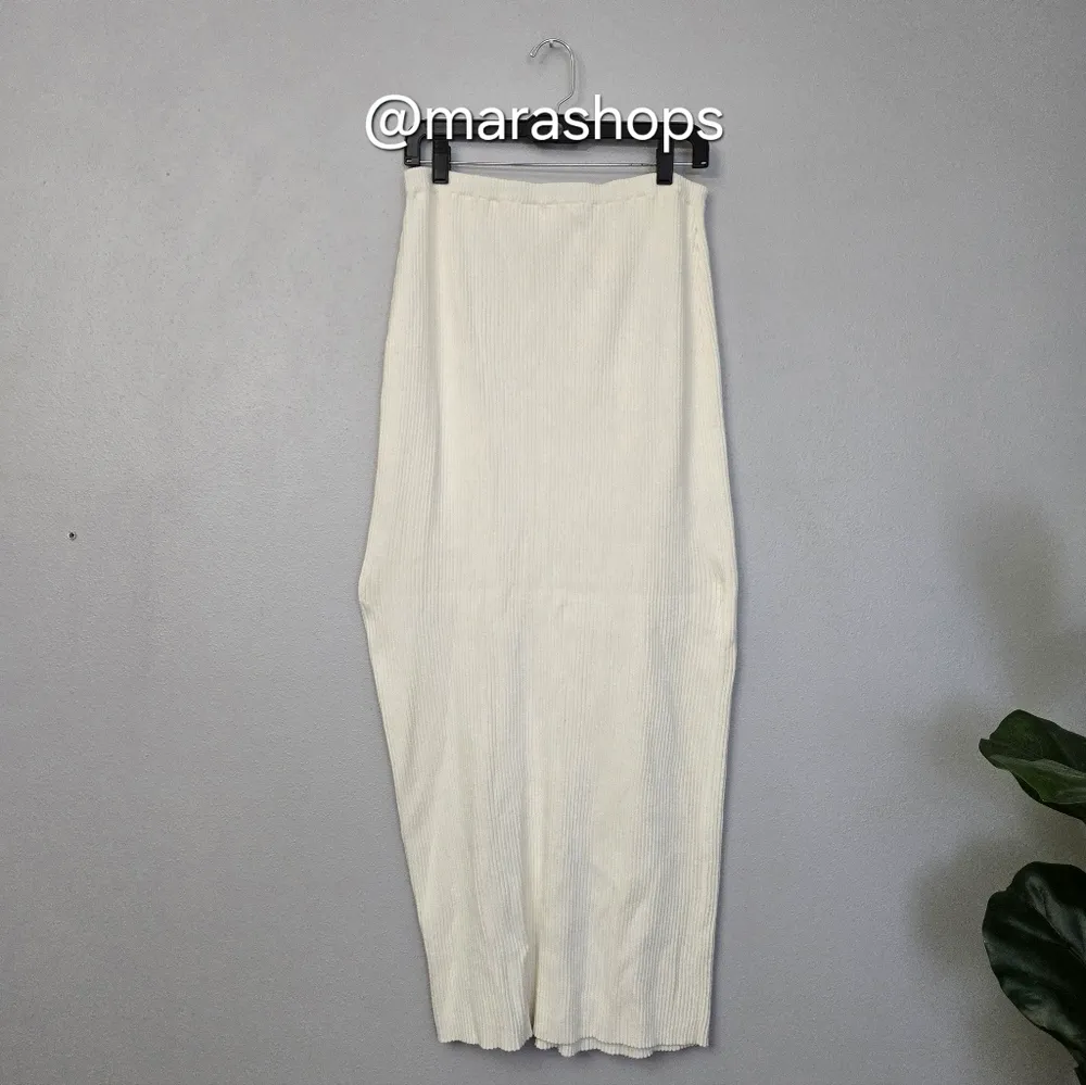 Sabo Raine White Ribbed Maxi Skirt - Image 7