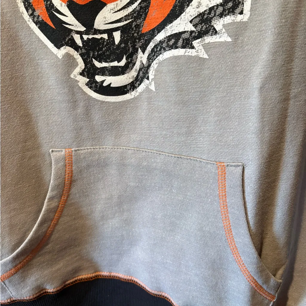 Majestic brand women's Cincinnati Bengals crew neck sweatshirt NWT size M - Image 4