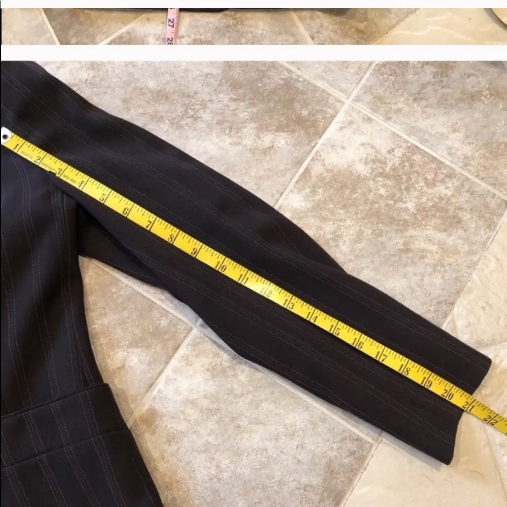 Anne Klein brown pinstripe blazer size 4 - Image 5