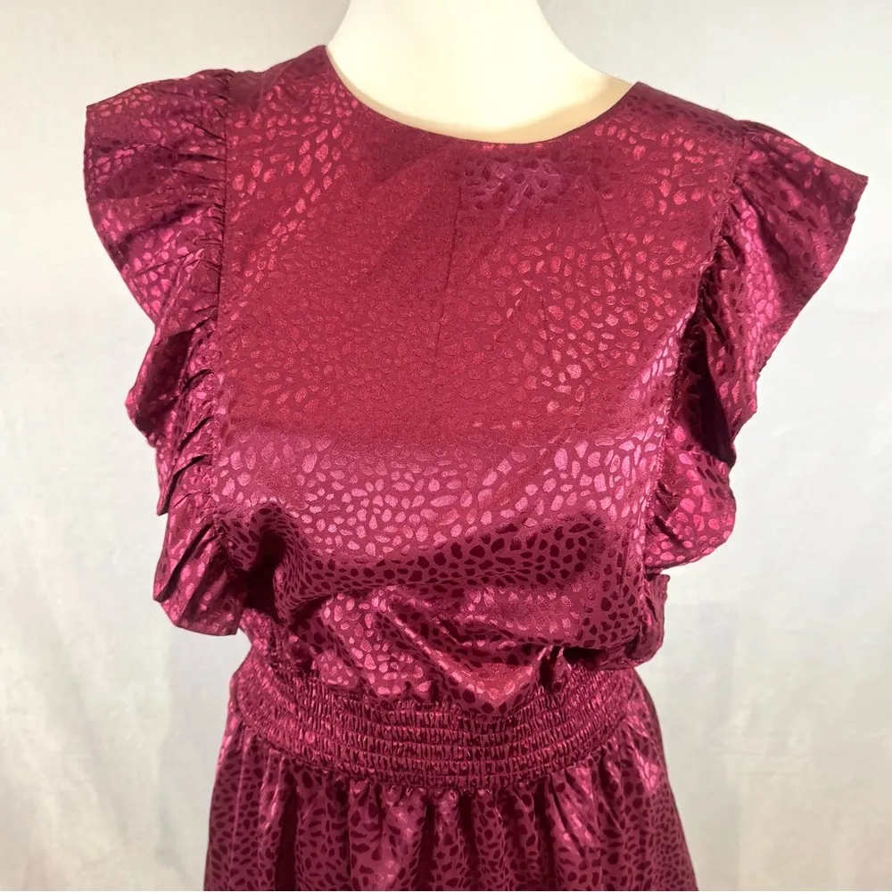 Sadie & Sage wine burgundy smocked satin printed ruffle dress size large - Image 3