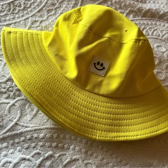 Bright yellow smiley face‎ bucket hat - Image 3