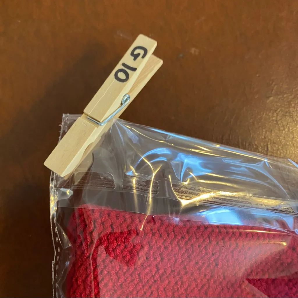 Boston Proper Red Sequin Cable V Neck Sweater Size xl Christmas holiday Winter - Image 9