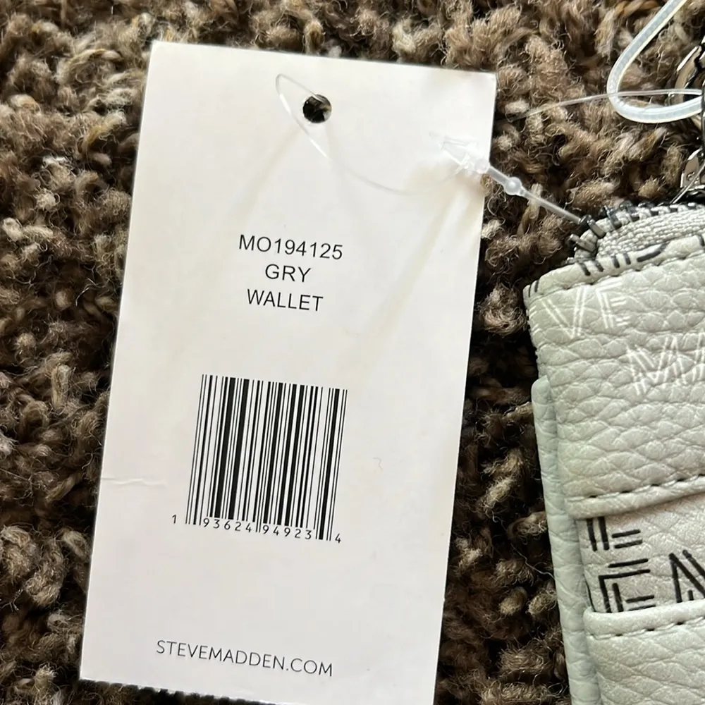 Steve Madden logo gray wristlet - Image 2
