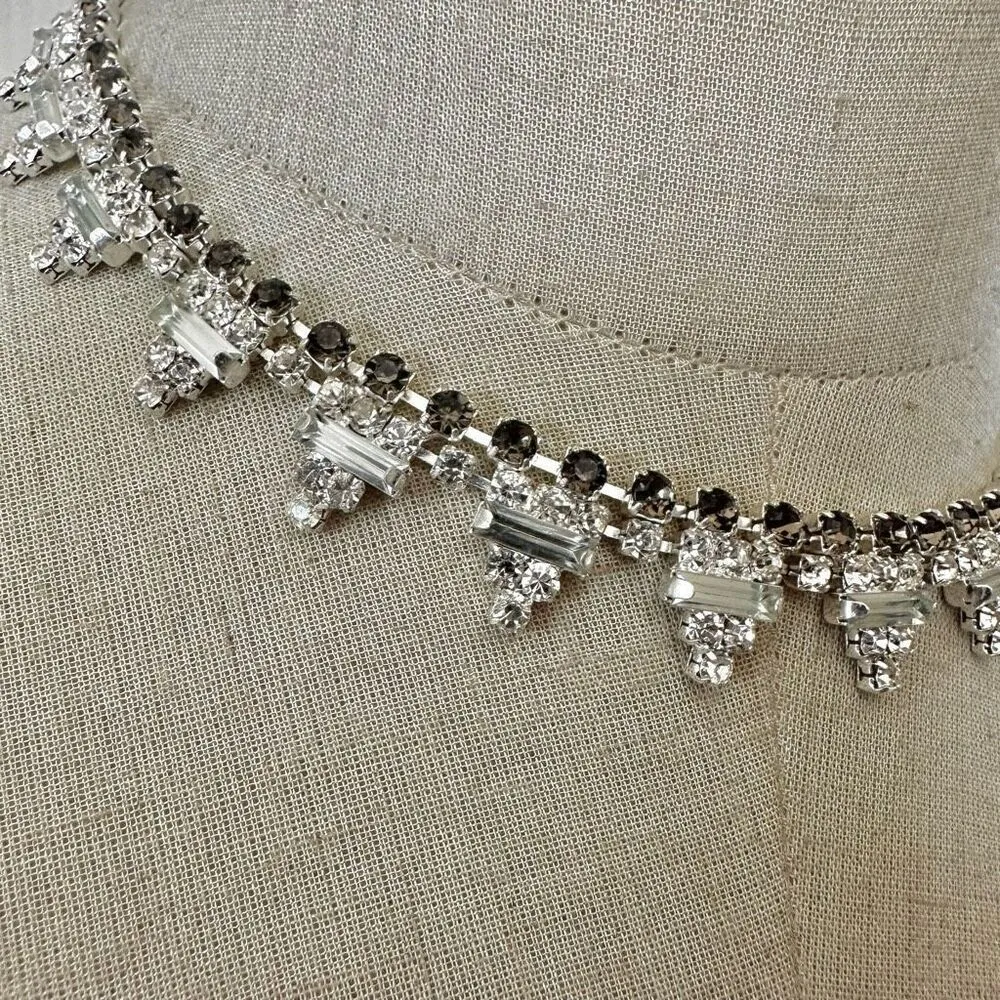 Rhinestone triangle choker necklace - Image 2