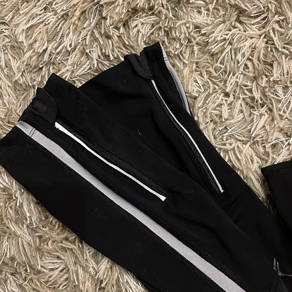 Old‎ Navy Running Pants. Size Medium - Image 3