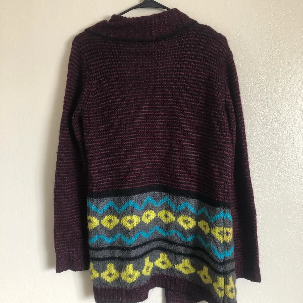 Warm and Cozy Cardigan Size M - Image 5