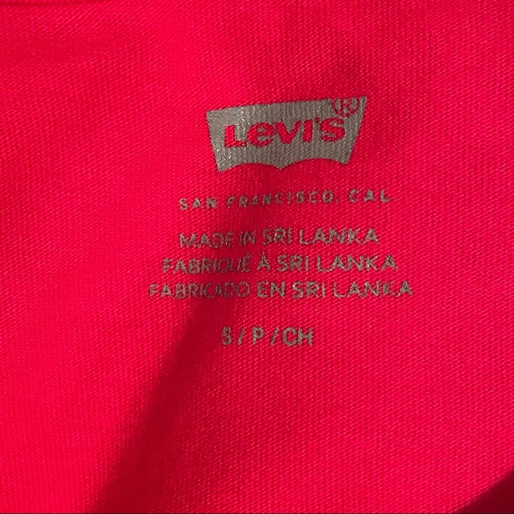 Levi’s Women’s Cotton Cropped Graphic Print Tee - Image 7