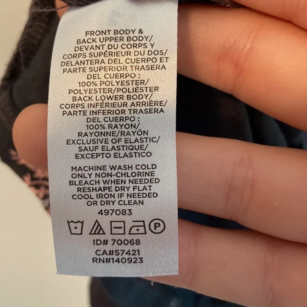 LOFT Gray Floral Sleeveless Blouse Tank Ruched Neckline Button Back - Image 4