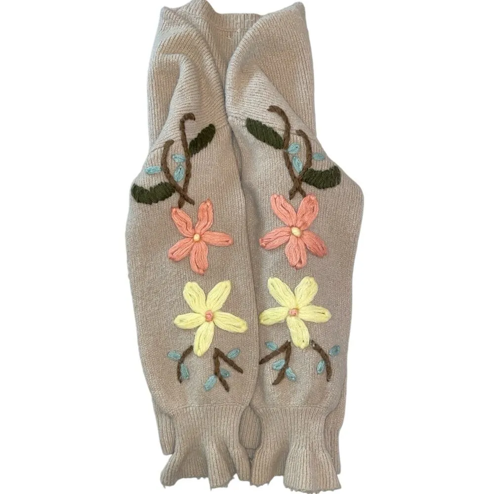 See and Be Seen Array of Flowers Embroidered Tan Sweater Medium - Image 6