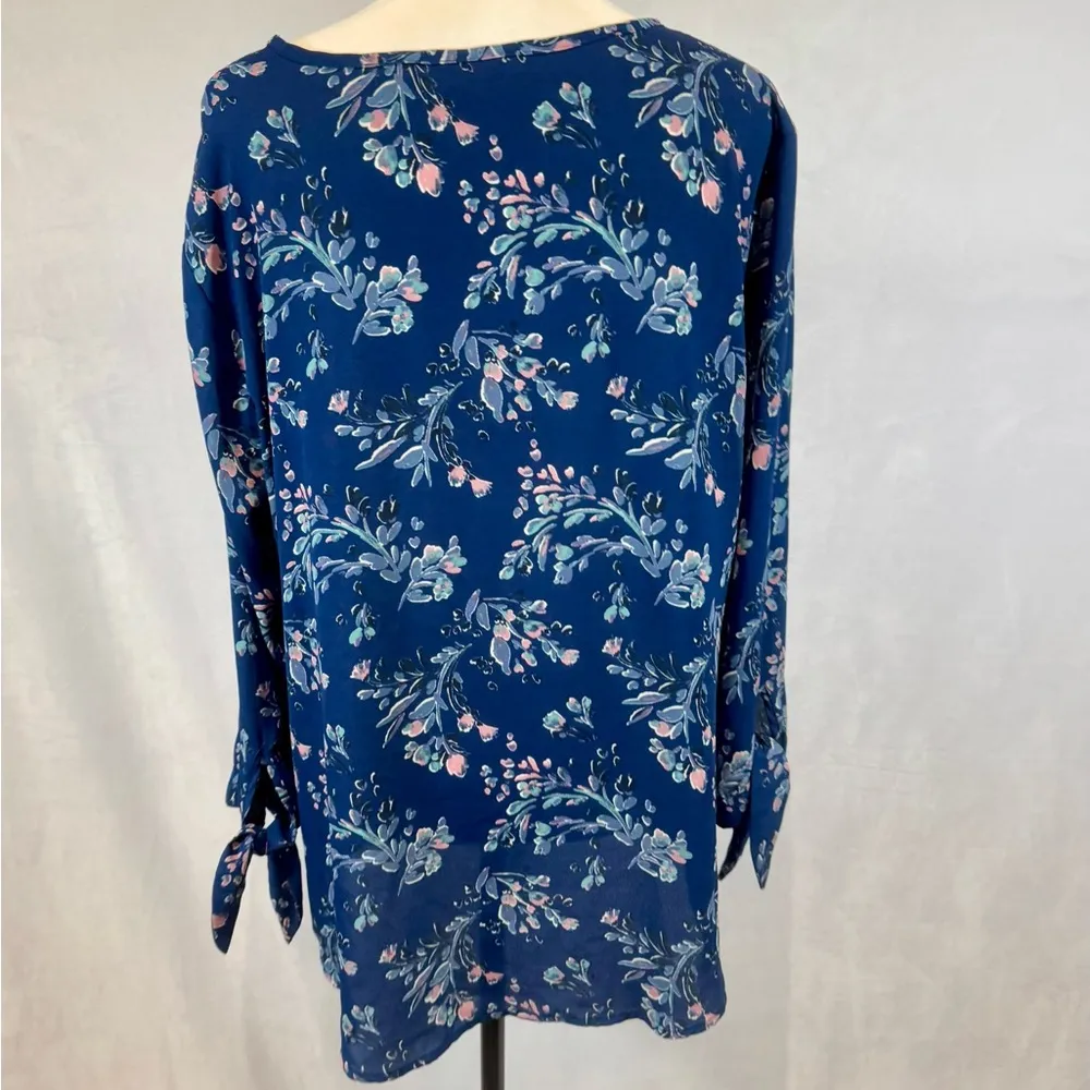 41 Hawthorne blue floral print tie sleeve keyhole blouse top size XL - Image 7