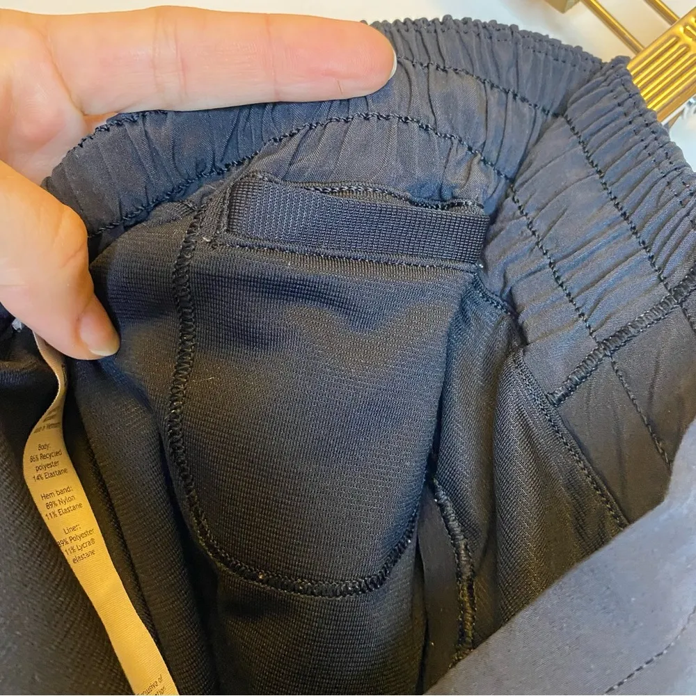 LULULEMON Hotty Hot Lined Actibeve Short II *Long 4" in
Black Sz 6 Tall - Image 9