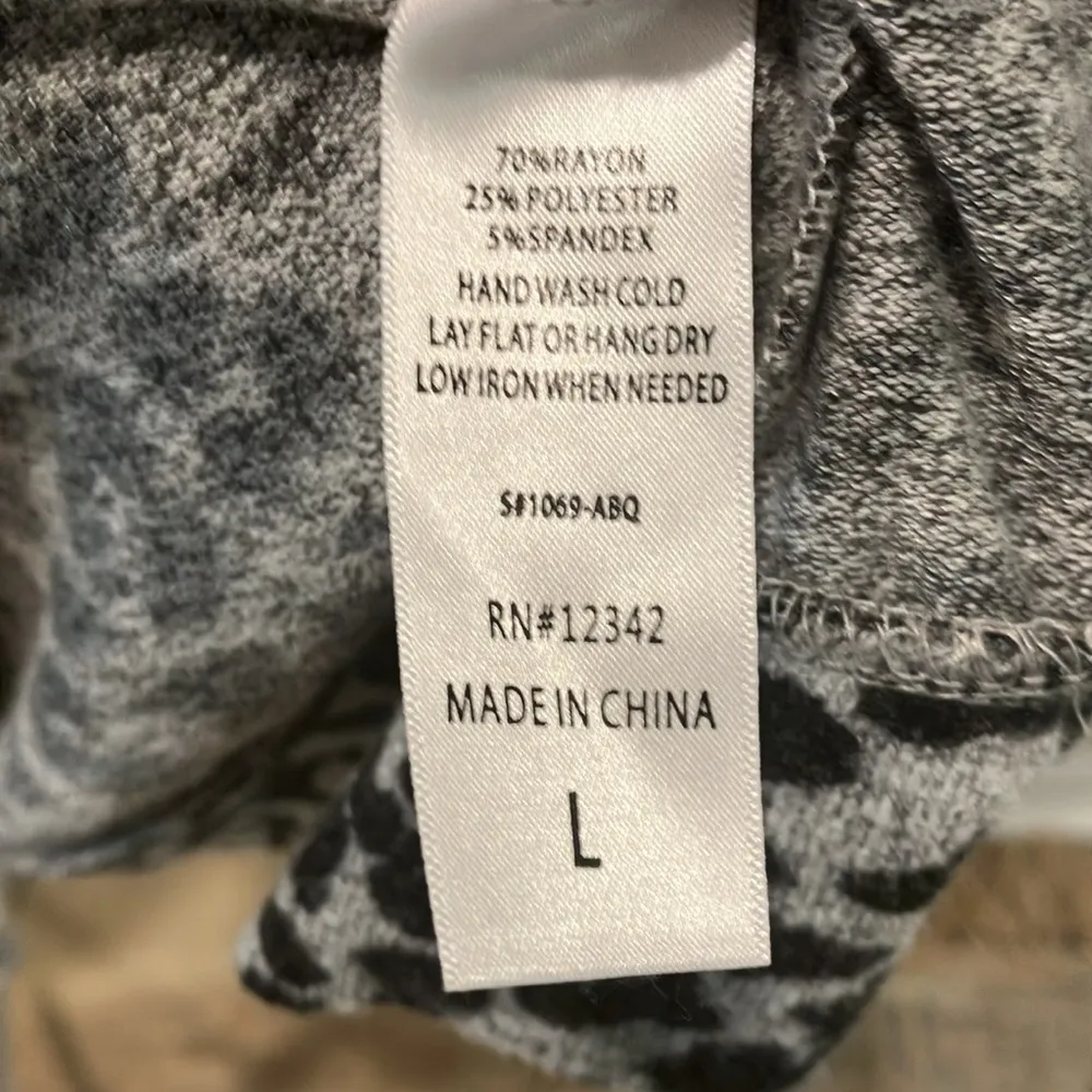 Coin 1804 Black Grey Animal Print Soft Stretchy Lightweight Sweater Size L - Image 6