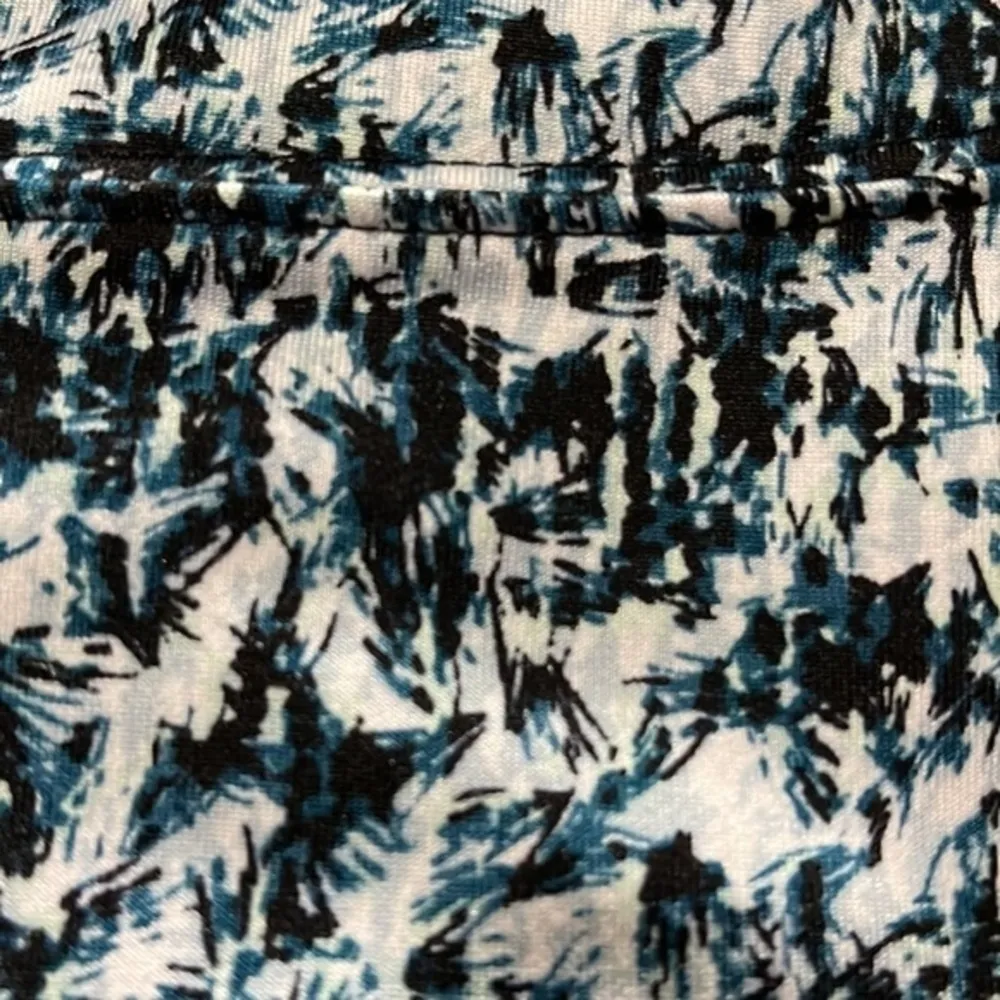 Women's Tranquility Blue White Black Skort Short Golf Tennis Size Med EUC #7565 - Image 3