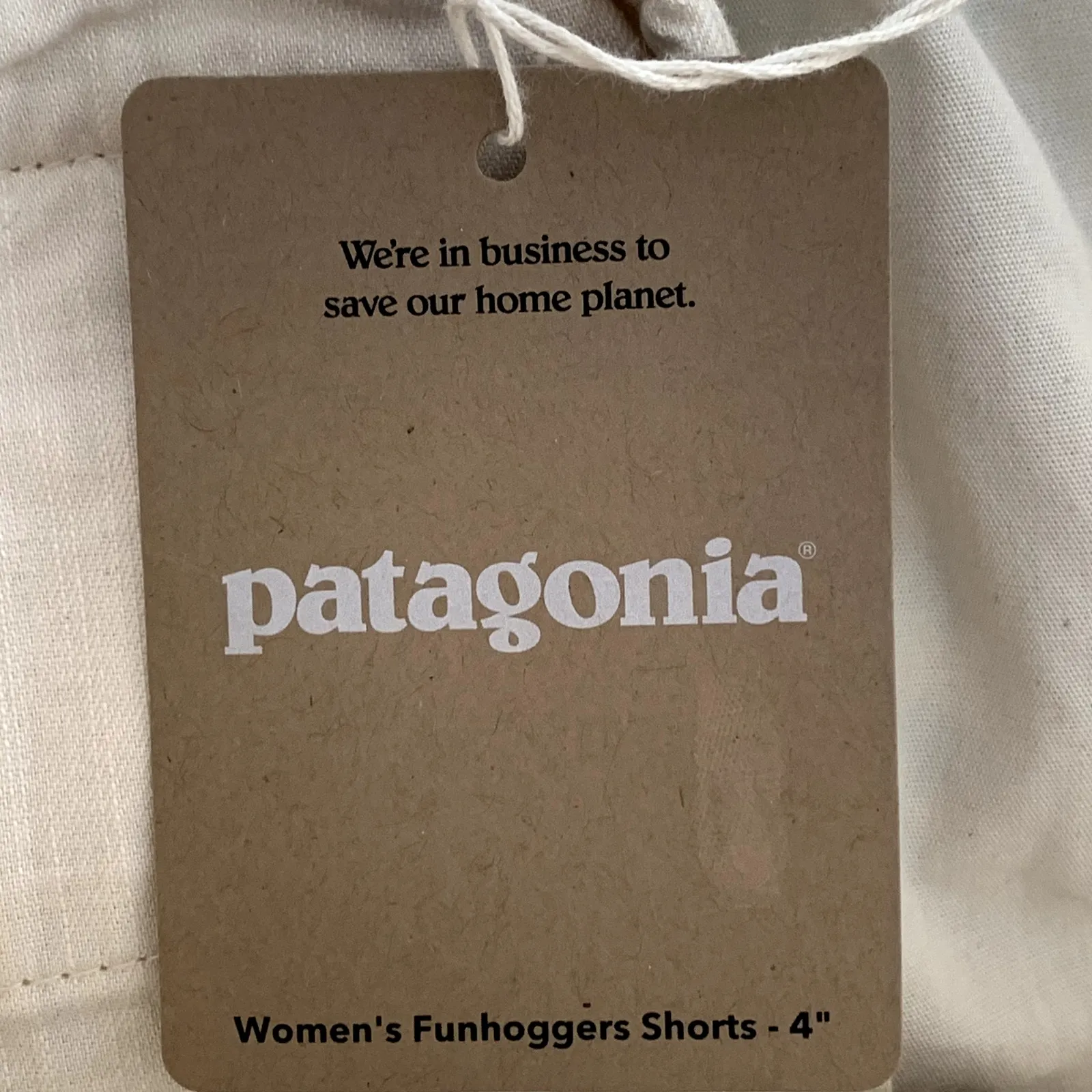 NWT Patagonia Women's Sz XL Funhoggers Cotton Shorts 4" Undyed Natural Gorpcore - Image 11