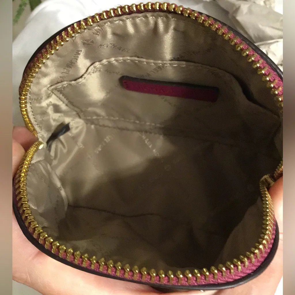 Michael Kors Jet Set Medium Pouch Magenta NWT 100% Authentic Purple - Image 4