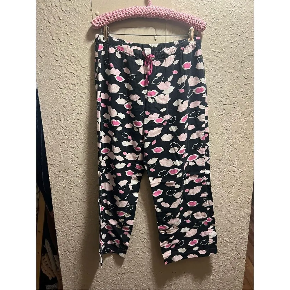 Victoria’s Secret Black With Pink Lips Pajama Set Woman’s Size Small - Image 8