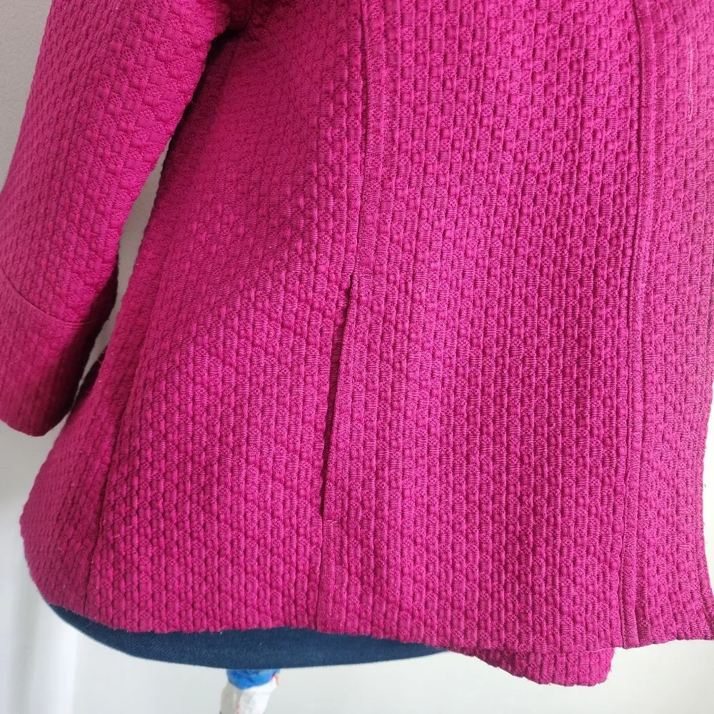 Chico's Fuschia Pink Textured 3 Button Blazer Jacket Size 1 - Image 4