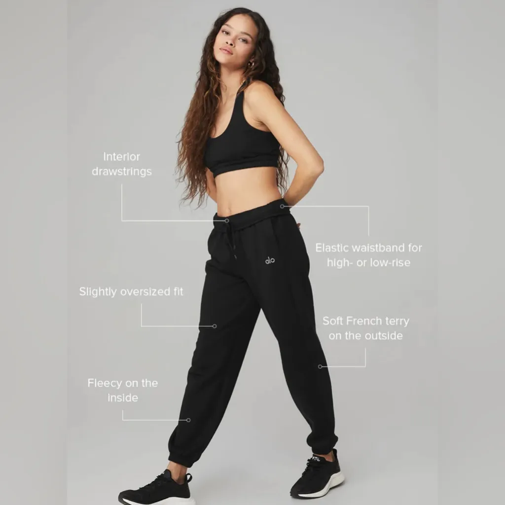 Alo Yoga NWOT Accolade Sweatpants Cool Chrome Logo Black, Pockets Size M - Image 4