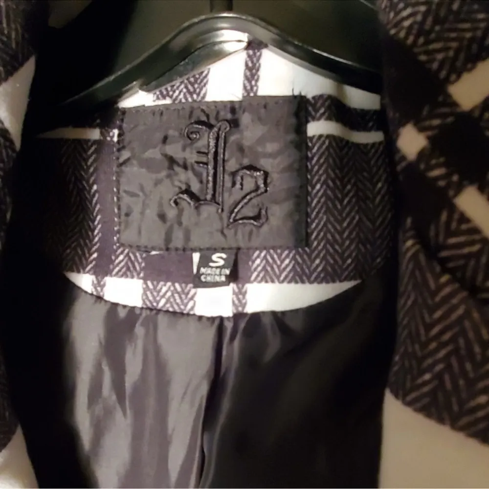 J2 white & black plaid coat - Image 5