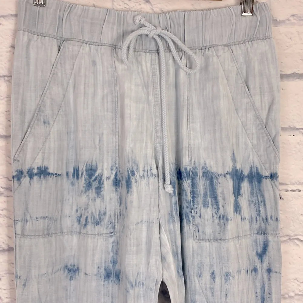 Bella Dahl blue chambray tie dye jogger pants XS - Image 3
