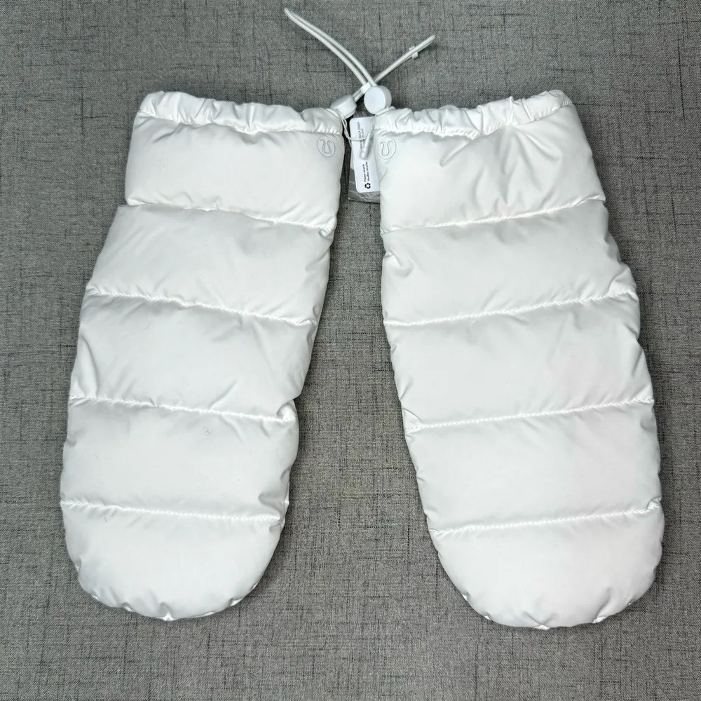 Lululemon Wunder Puff Mittens White Unisex Medium Large NWT - Image 2