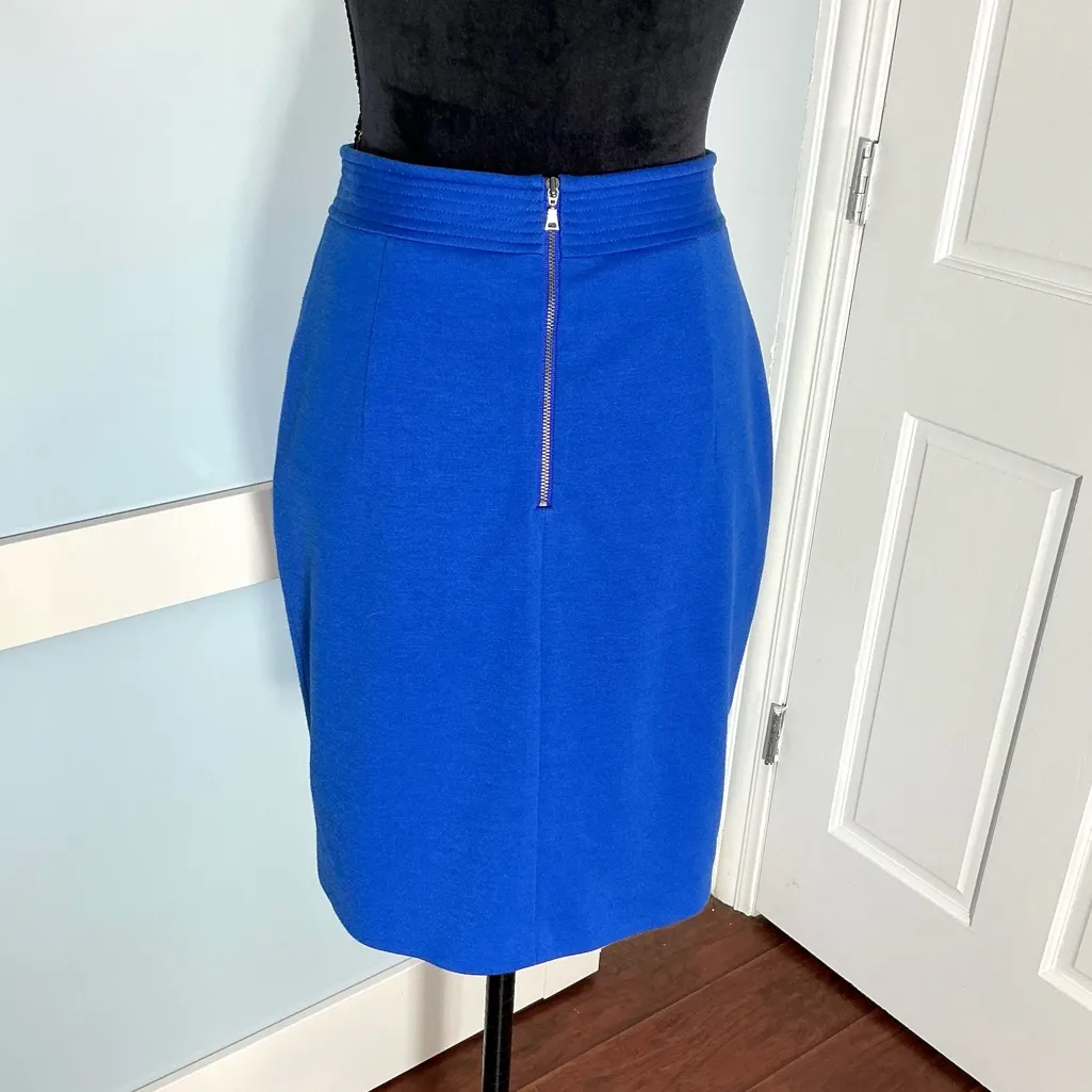 Tahari Nice comfy  skirt 💙 - Image 2