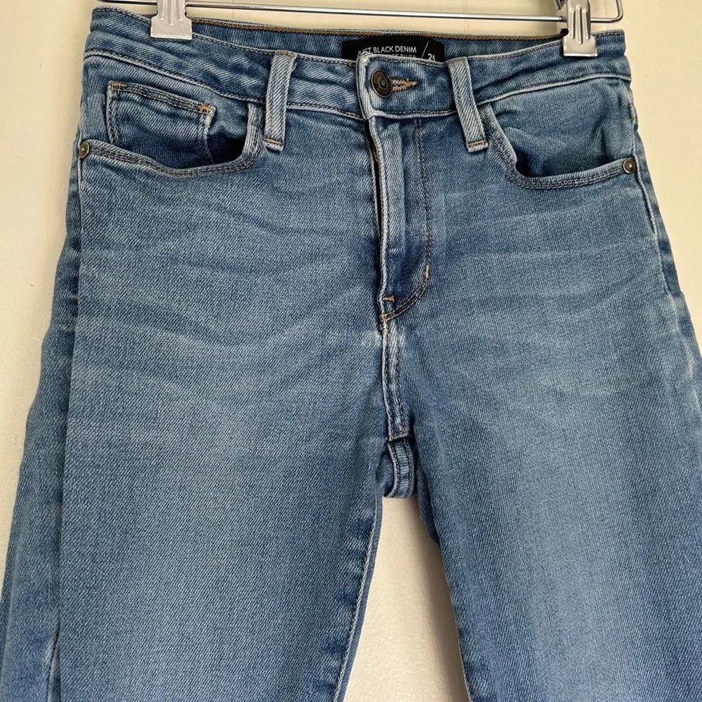 JUST BLACK DENIM Skinny Crop Raw Hem Distressed Jeans Size 26 - Image 3