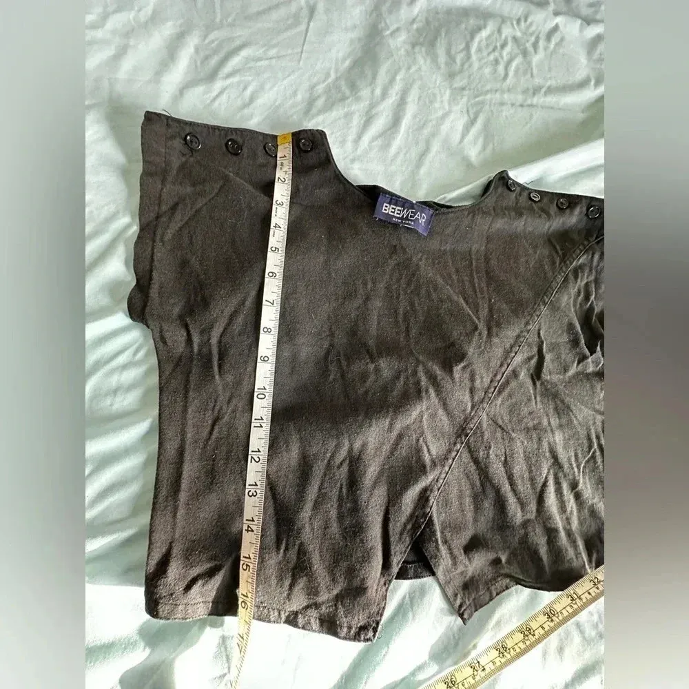 Black Beewear Cropped Cap Sleeve Top. Button Epaulette. Cut Out Belly Button. Size L - Image 8