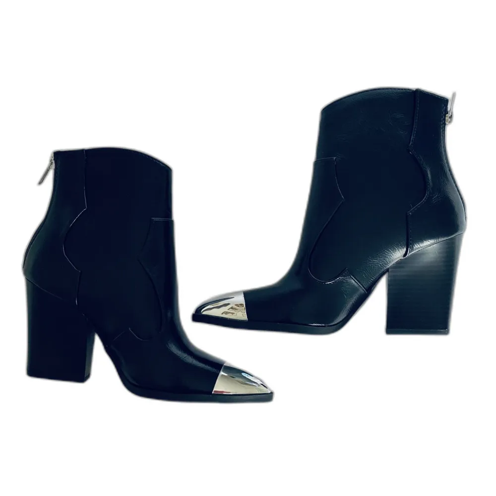 NWT Soda Black Metal Tip Western Booties Zip Faux Leather with Block Heel Sz 6M - Image 7