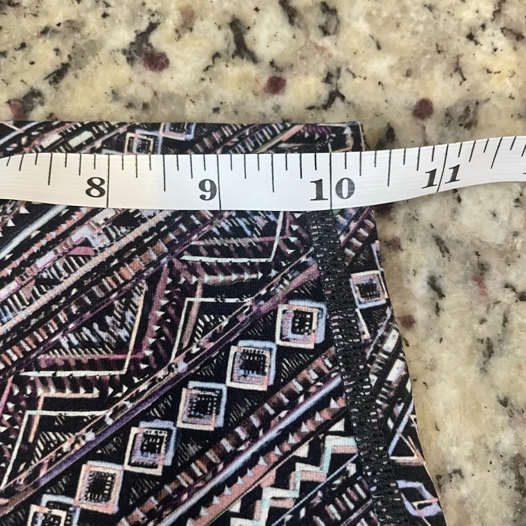 lululemon athletica Black and White Patterned Leggings - Image 4