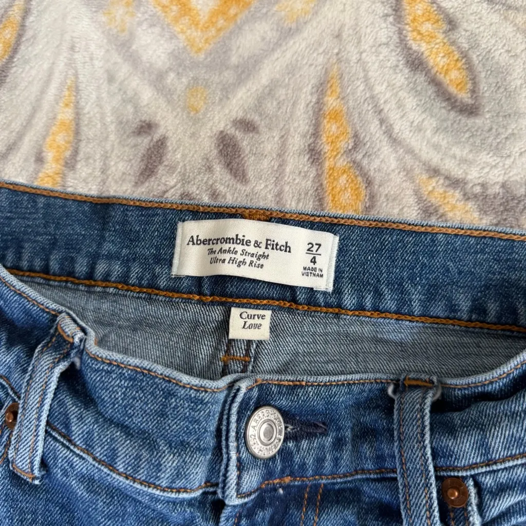 Abecrombie and Fitch the Ankle Straight Ultra High Rise Curve Love Jeans sz 4/27 - Image 4