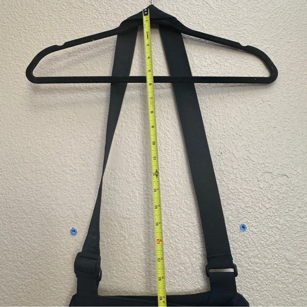 Misfits Messenger Bag-Satchel By Roxy Black 3 Pockets One W/zip Closure Rare! - Image 8