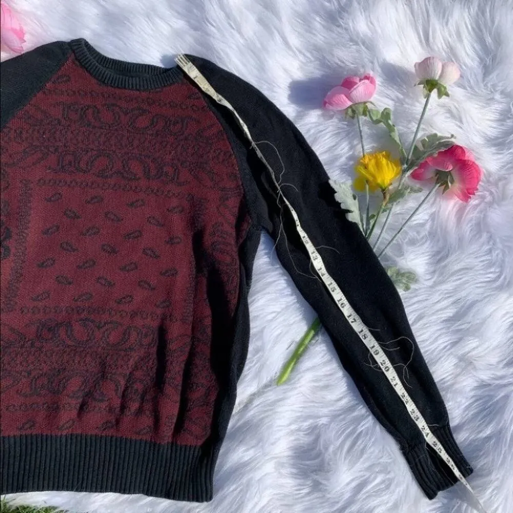 Black Small Maroon Paisley Cotton Sweater Size Small - Image 5