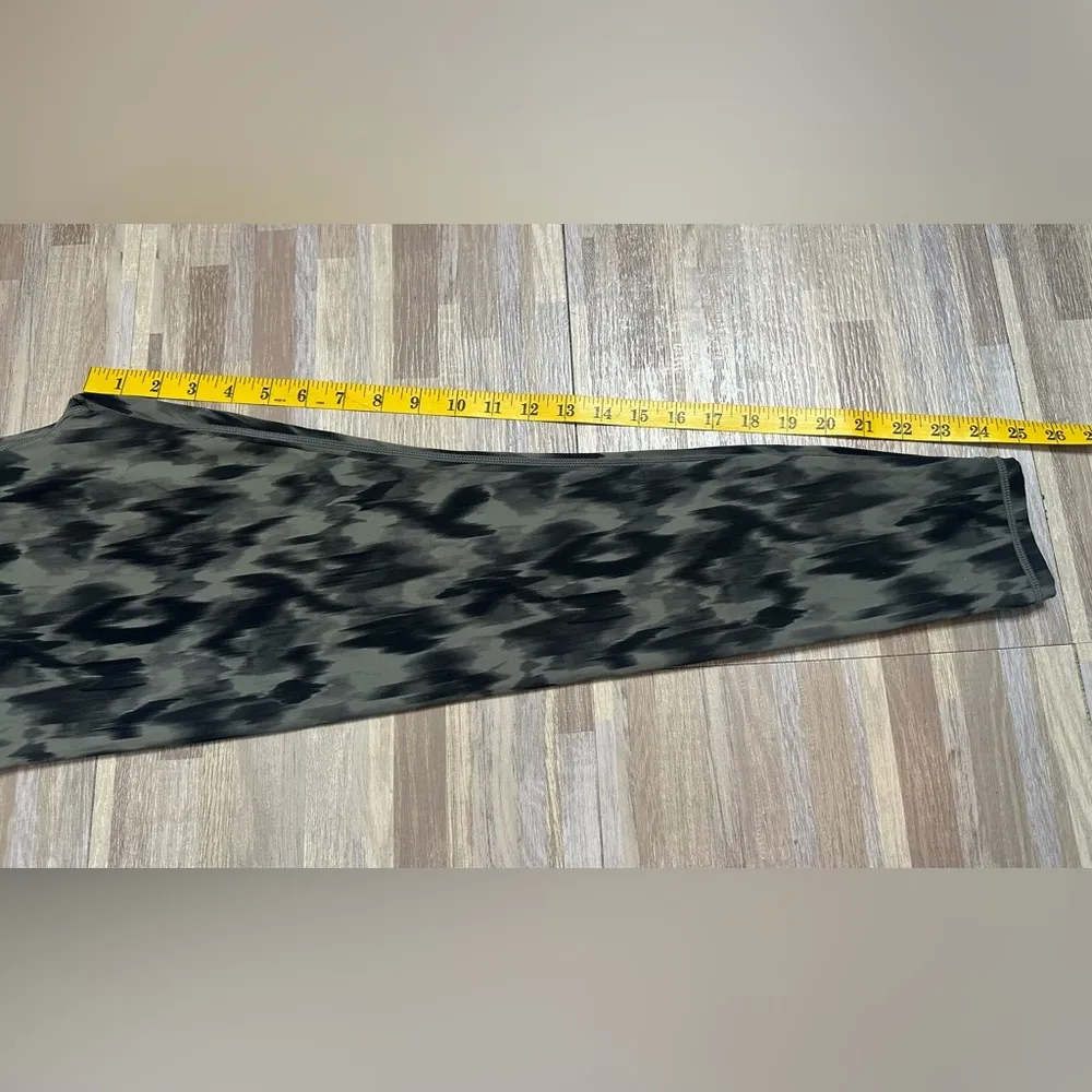 Varley Luna High Ruse Leggings in Watercolor Aztec Animal Print, Size XS - Image 11