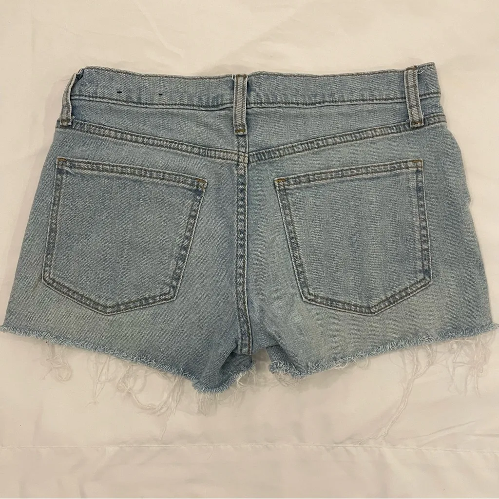 Gap Cotton Denim Distressed Women Shorts Size 28 Light Wash Summer Jean Shorts - Image 4