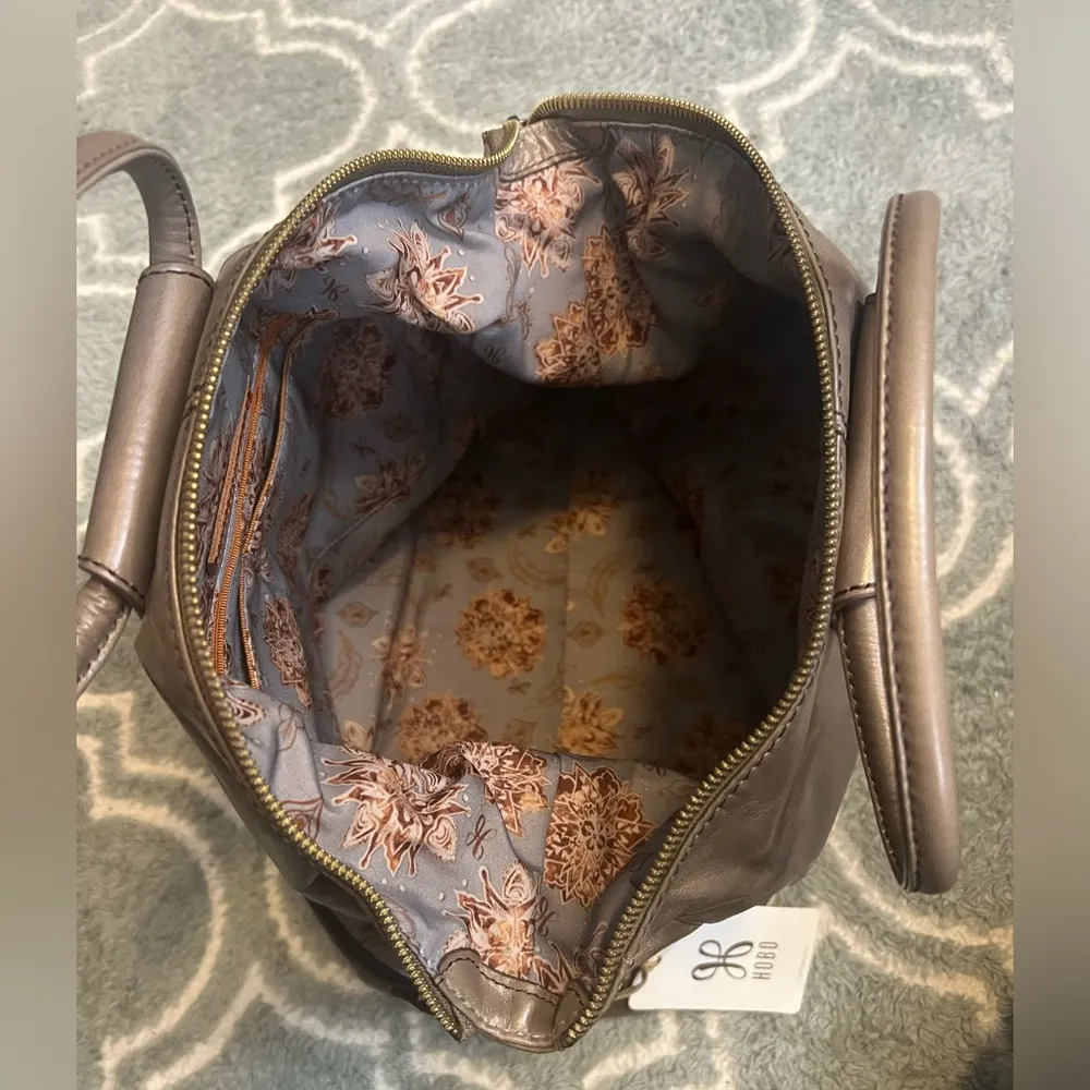 BRAND NEW Hobo purse - Image 3